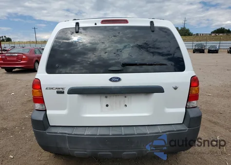2005 Ford Escape Xlt z USA, uszkodzony, nr VIN 1FMYU93115KC21517